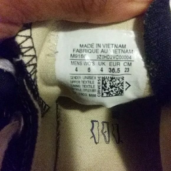 Converse - Picture 2 of 2